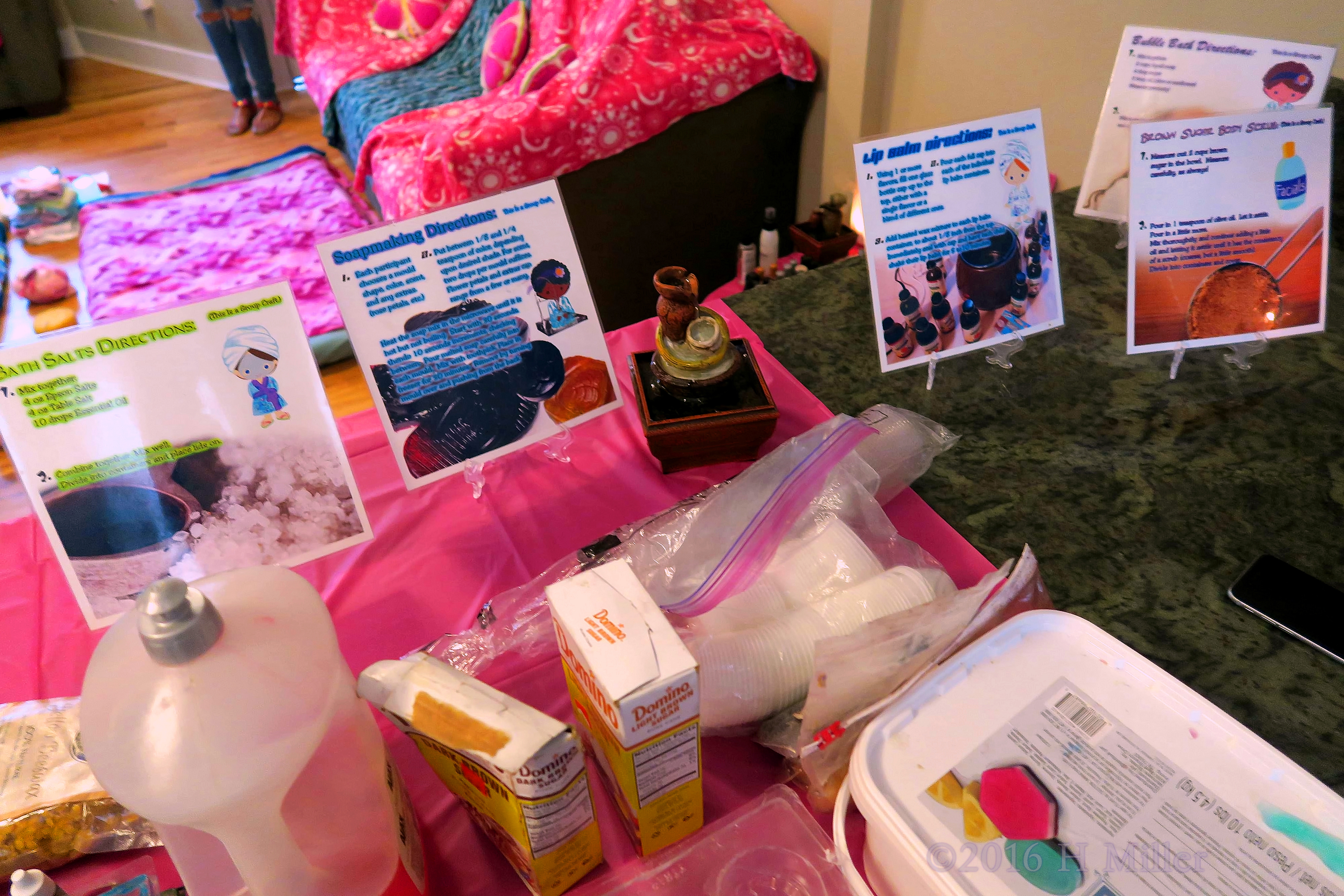 Simple Useful Kids Crafts Projects That The Girls Can Use At Home After The Spa For Kids! Simple Useful Kids Crafts Projects That The Girls Can Use At Home After The Spa For Kids!