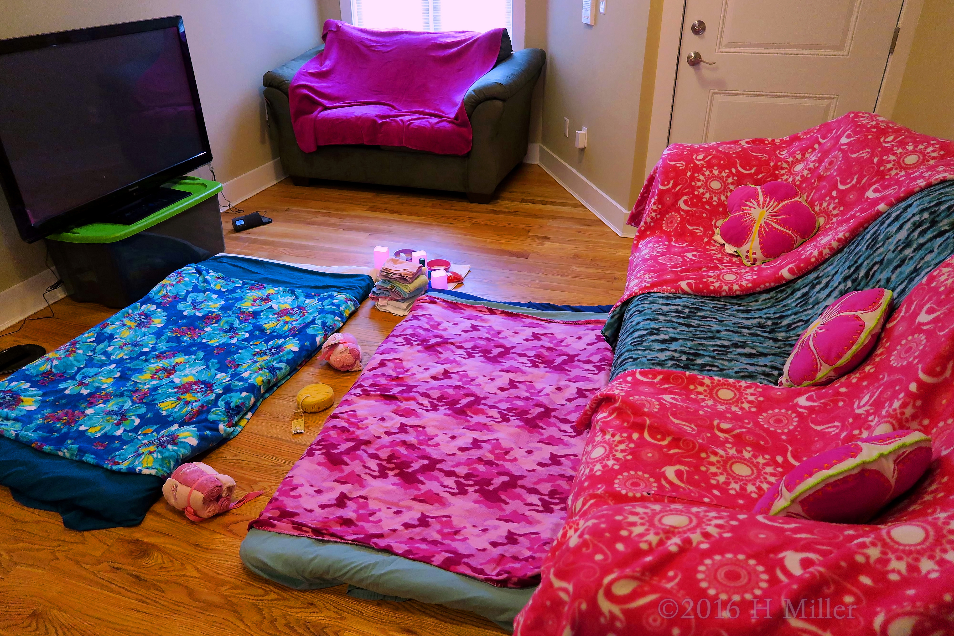 The Kids Facial And Massage Area. The Kids Facial And Massage Area.