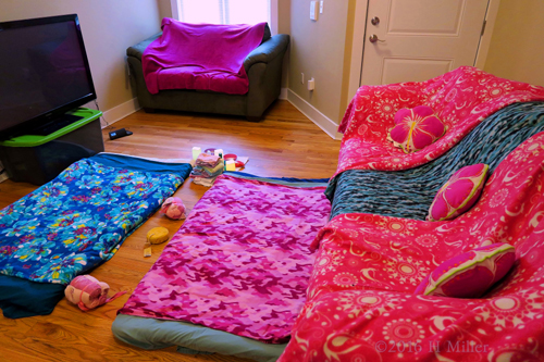 The Spa Couches And Kids Facials Area Ready For The Spa For Kids The Spa Couches And Kids Facials Area Ready For The Spa For Kids