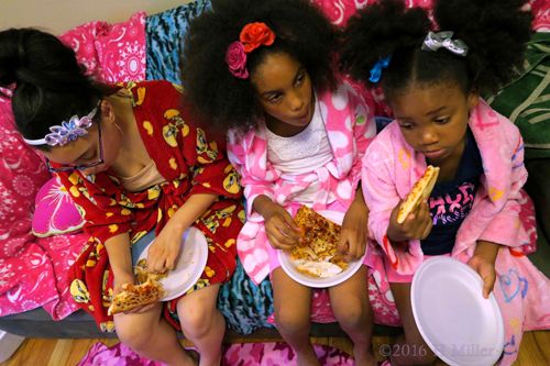 Pizza Is Extra Yummy At The Kids Spa Pizza Is Extra Yummy At The Kids Spa