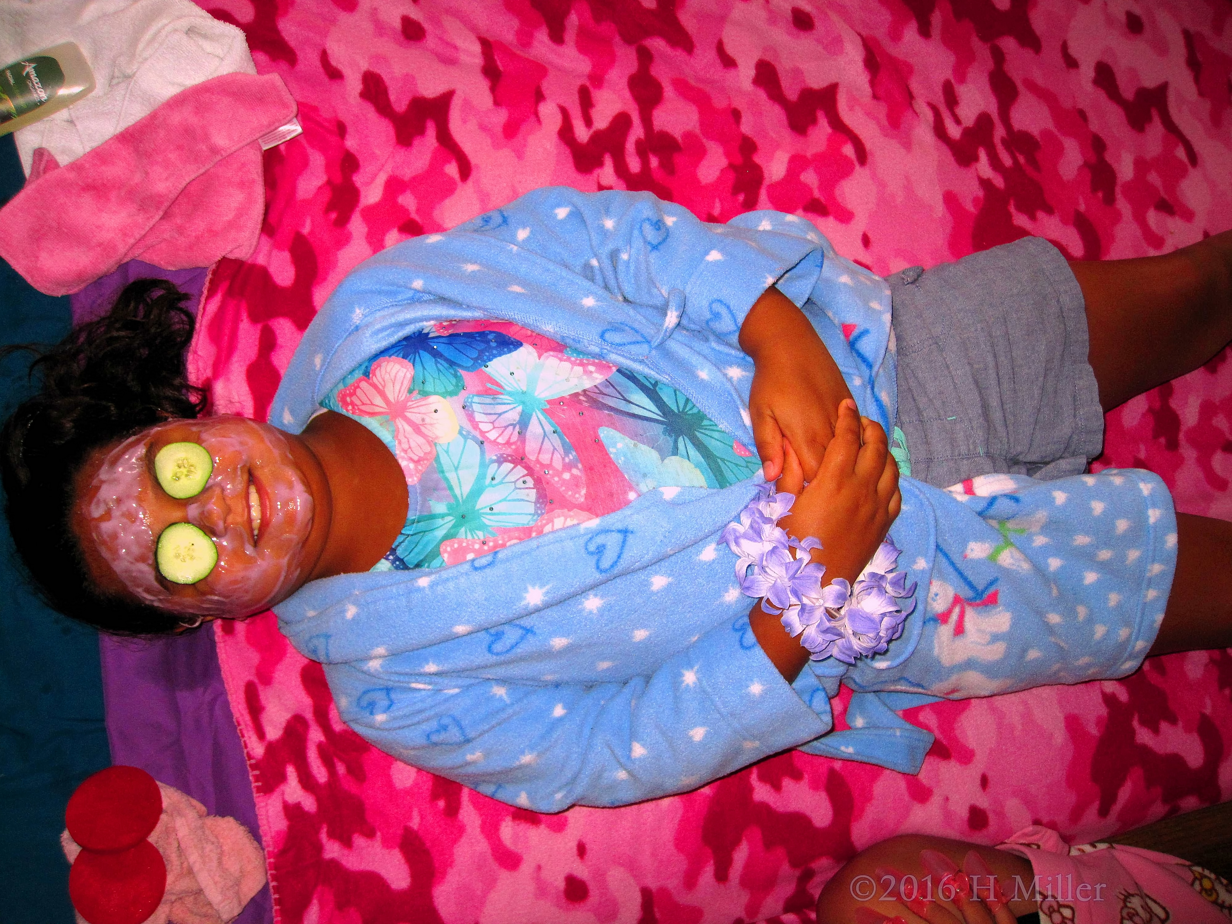 Serenity And Calm Is What This Girls Facial Feels Like! Serenity And Calm Is What This Girls Facial Feels Like!