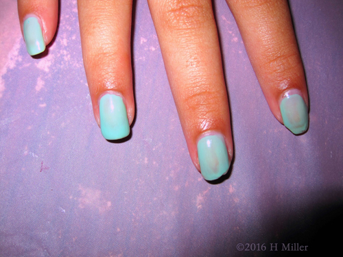 Shining Nail Polish For This Kids Mini Mani! Shining Nail Polish For This Kids Mini Mani!