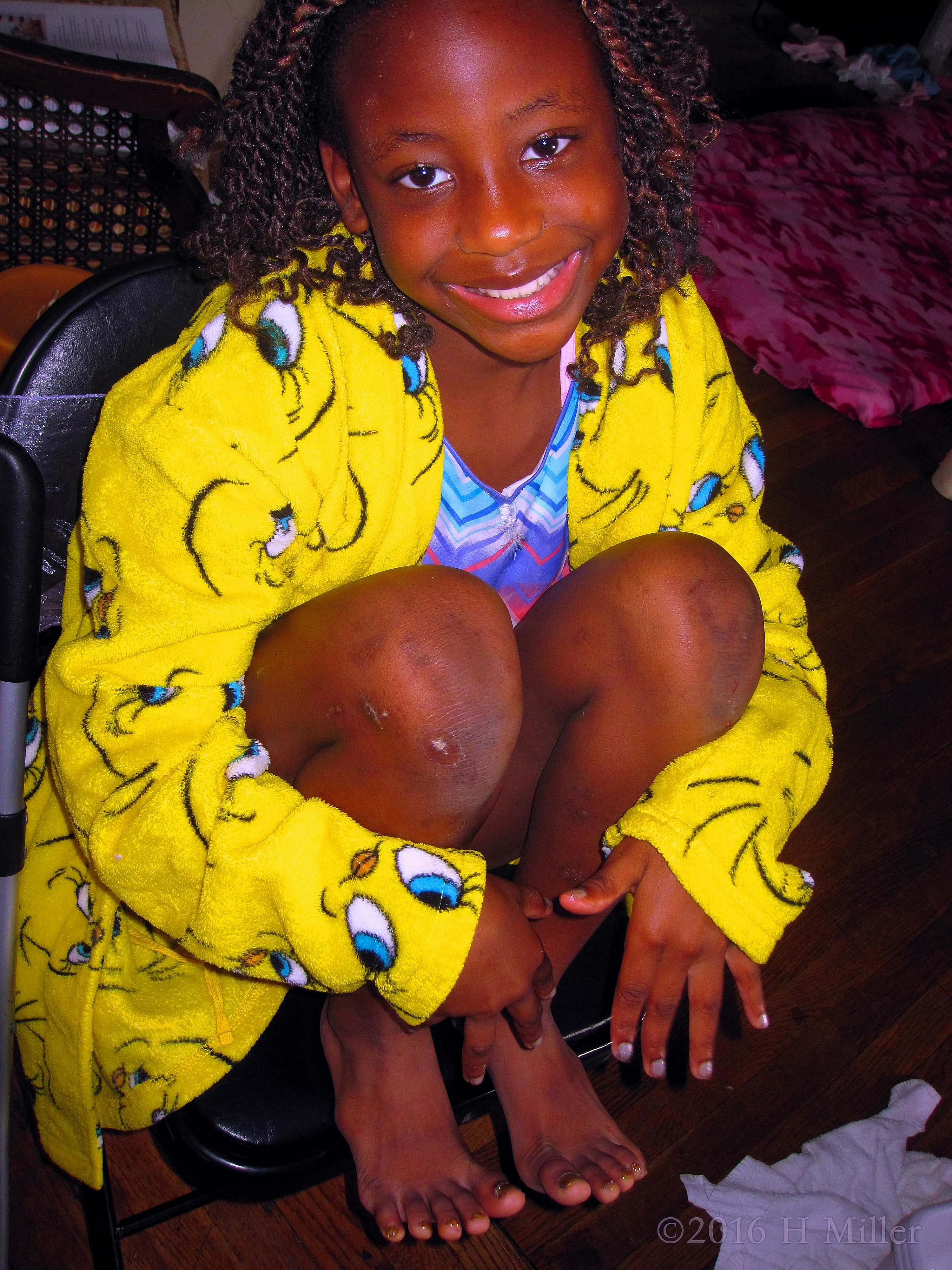 Have A Look At Her Cool Mani And Pedi! Have A Look At Her Cool Mani And Pedi!