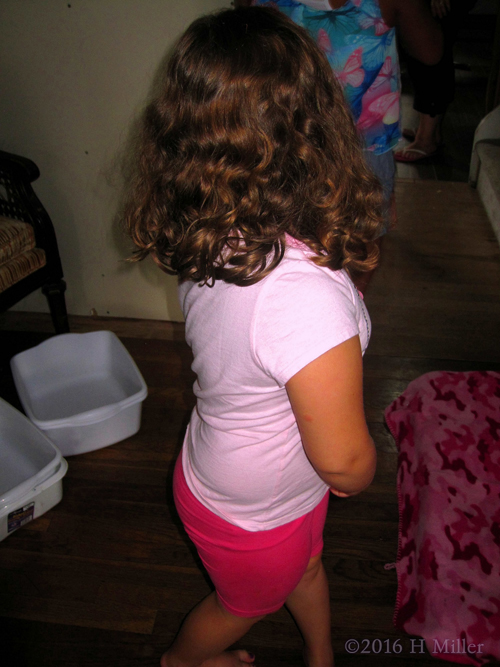 The Hair Curls Captured From The Back!