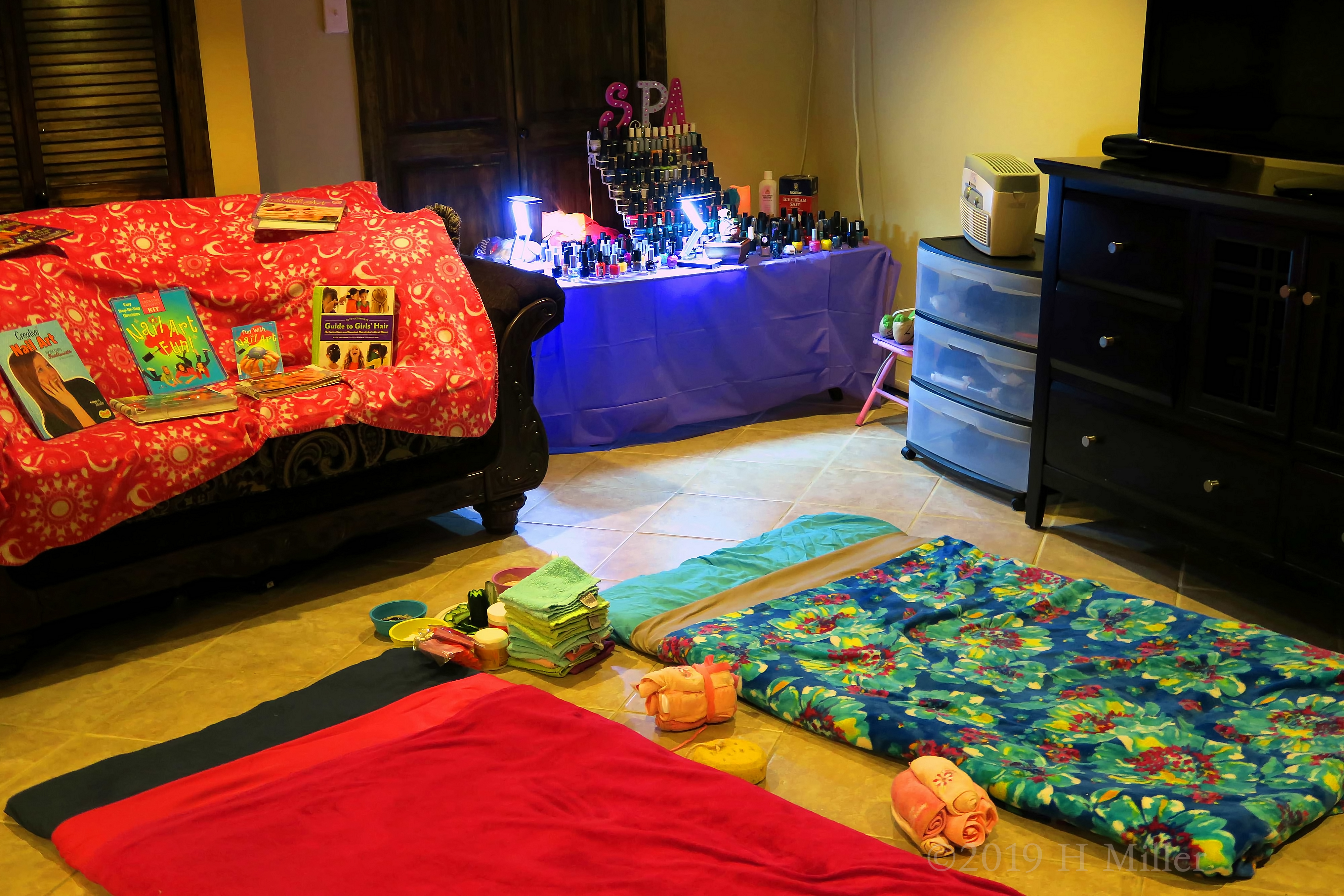 Amazing Kids Spa Couches And Kids Facial Mat Decorations For The Spa Party 4 Amazing Kids Spa Couches And Kids Facial Mat Decorations For The Spa Party 4