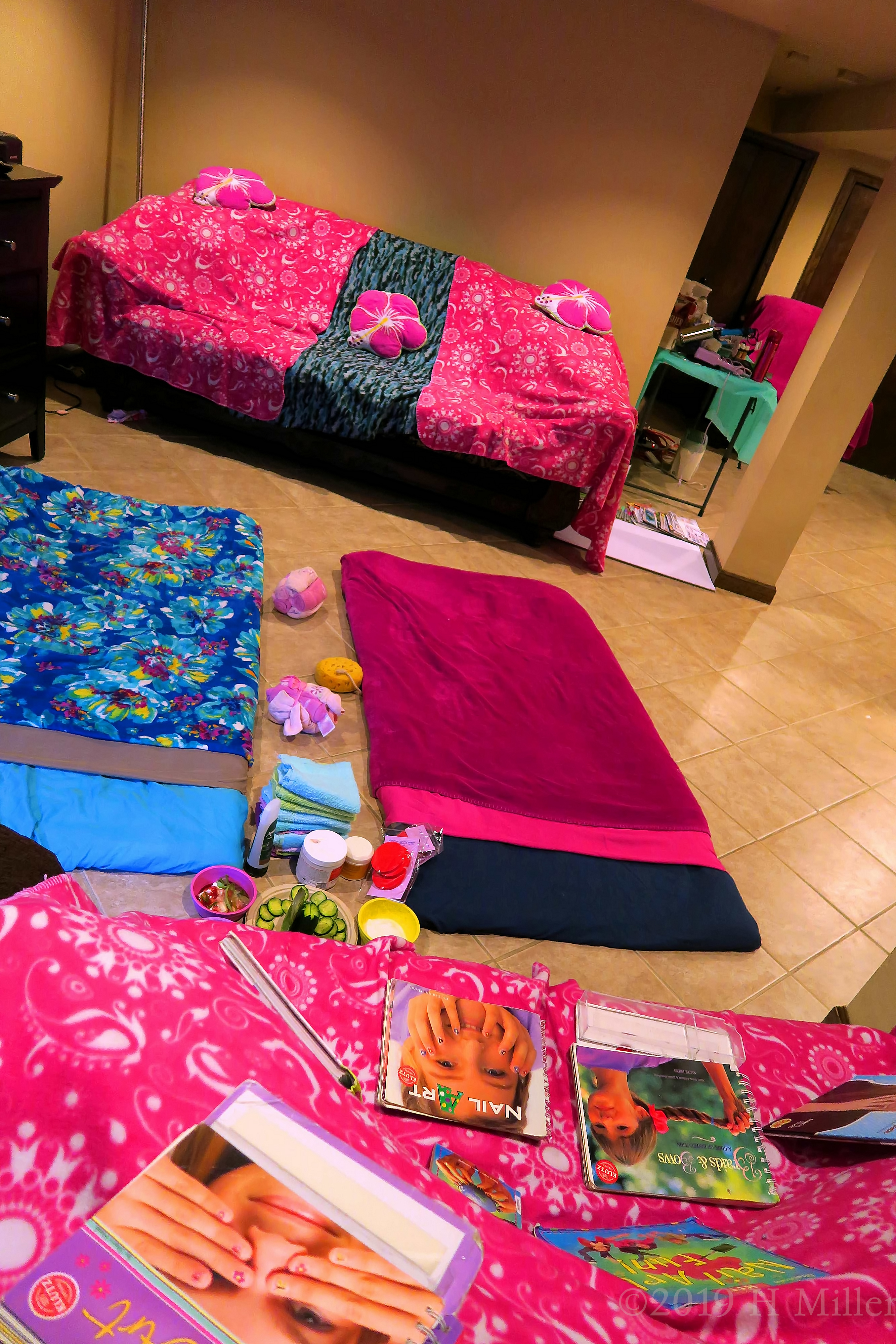 Colorful And Vibrant Room Decor For The Girls Spa Party 4 Colorful And Vibrant Room Decor For The Girls Spa Party 4