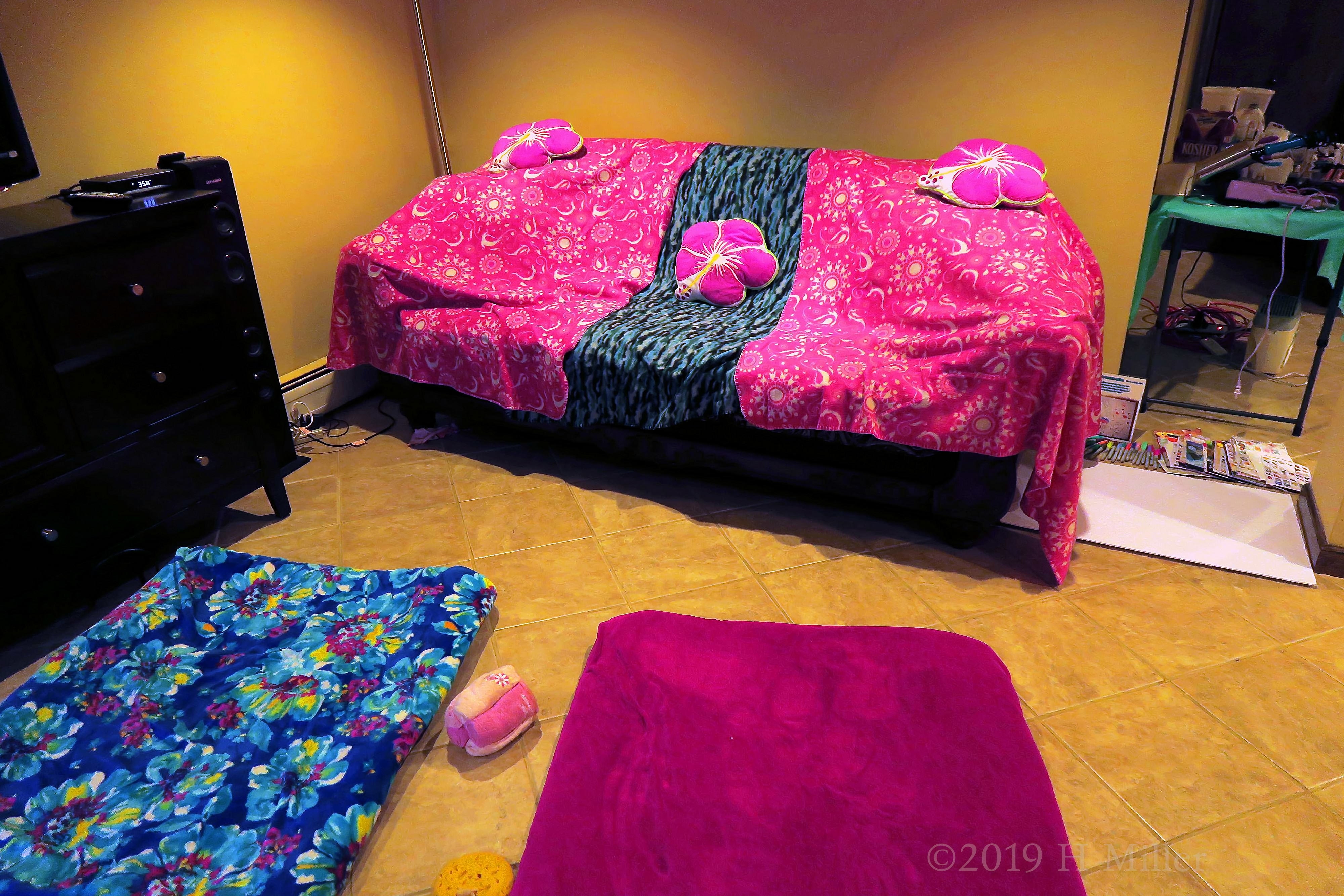 Cute Pink And Purple Spa Couches And Room Decor At The Spa Party For Girls! 