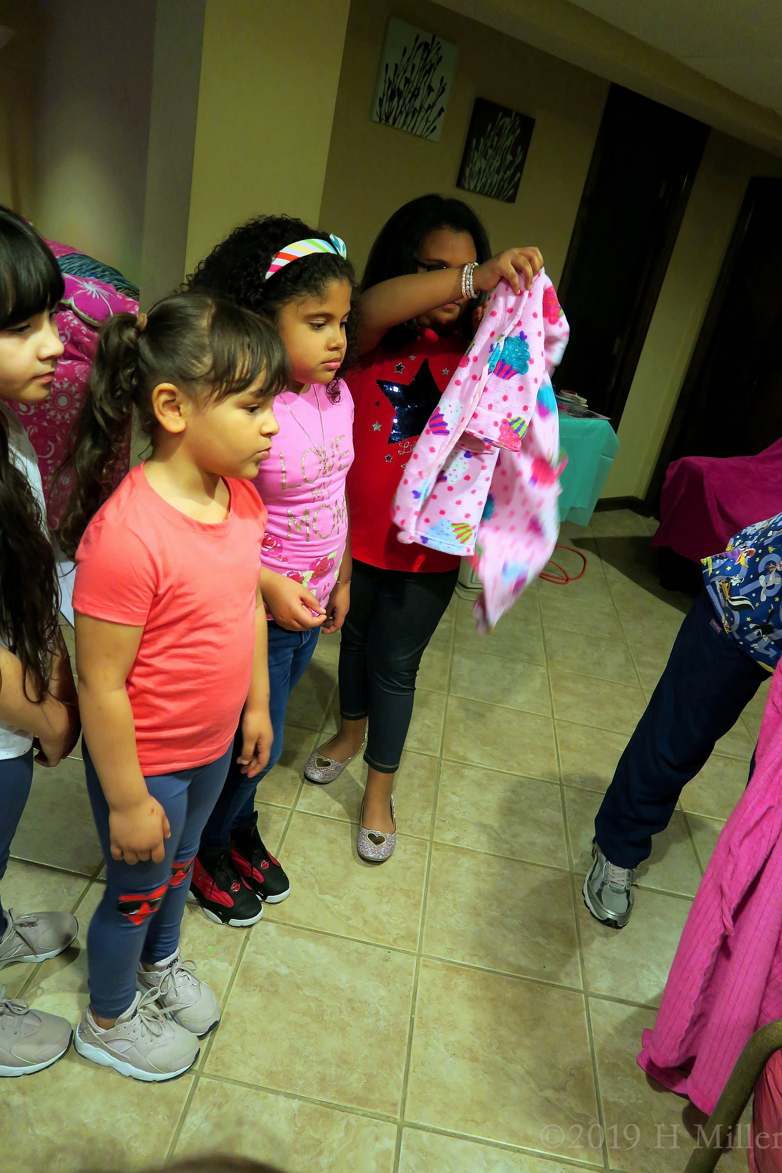 Girls Ready For The Spa At The Birthday Party 4 Girls Ready For The Spa At The Birthday Party 4