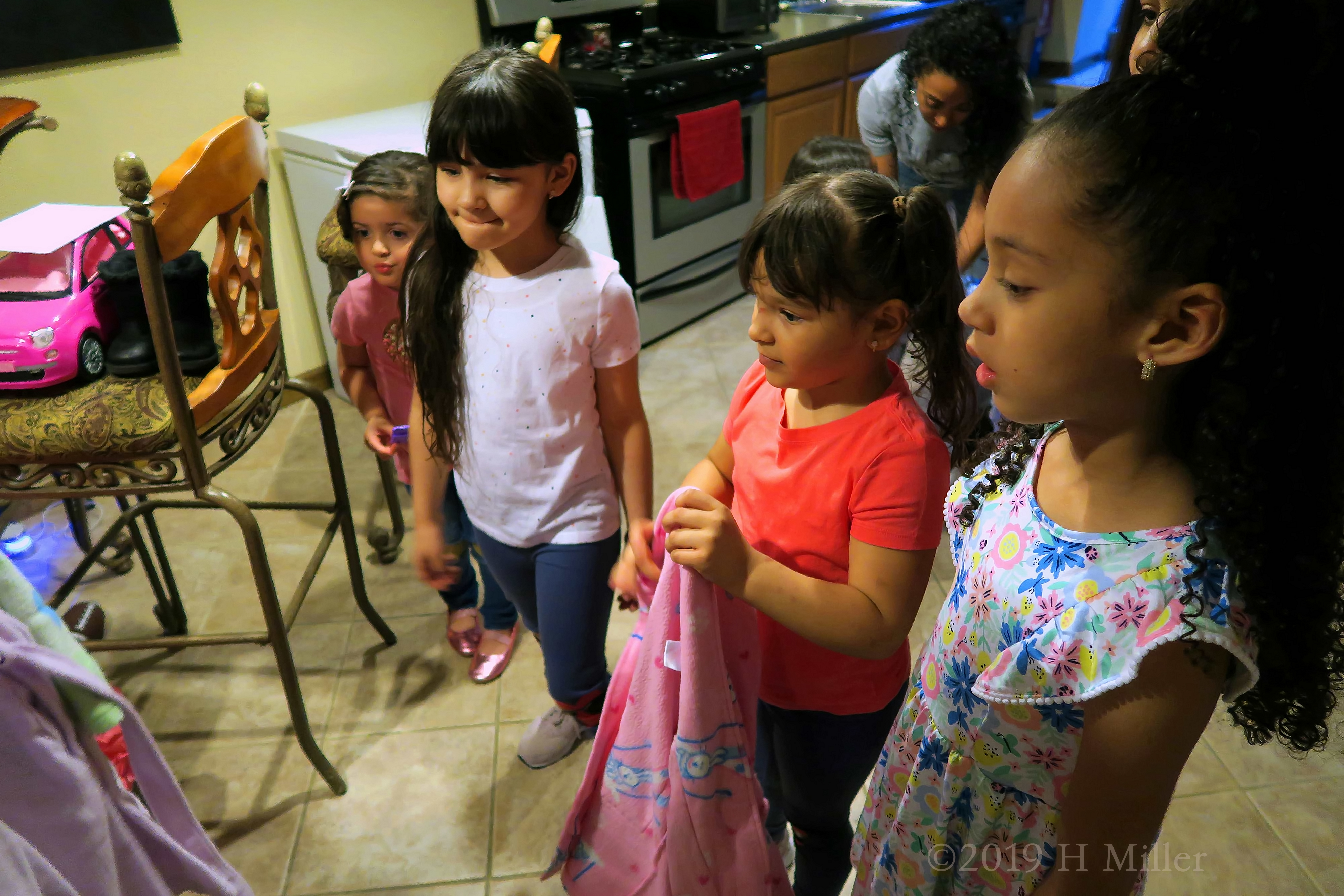 Girls Taking Spa Robes To Wear For The Kids Spa At The Birthday Party 4 Girls Taking Spa Robes To Wear For The Kids Spa At The Birthday Party 4