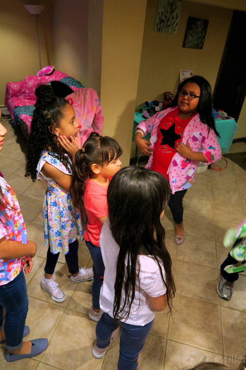 A Bunch Of Party Guests Excited For The Spa Birthday Party A Bunch Of Party Guests Excited For The Spa Birthday Party