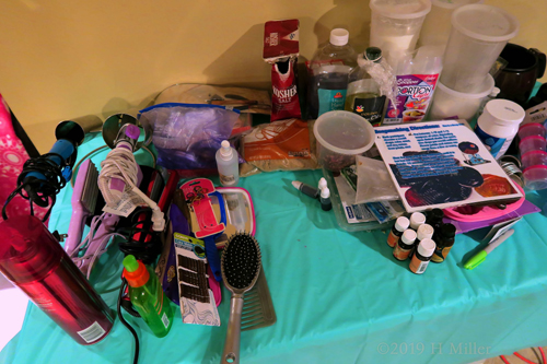 Accessories And Kids Crafts Supply Station For Spa Party For Girls 
