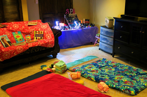 Amazing Kids Spa Couches And Kids Facial Mat Decorations For The Spa Party Amazing Kids Spa Couches And Kids Facial Mat Decorations For The Spa Party