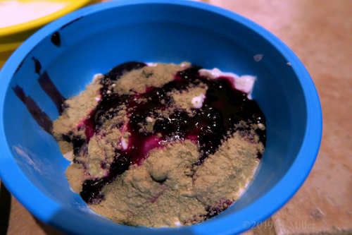 Purple Kids Facial Masque For Girls At The Birthday Party Purple Kids Facial Masque For Girls At The Birthday Party