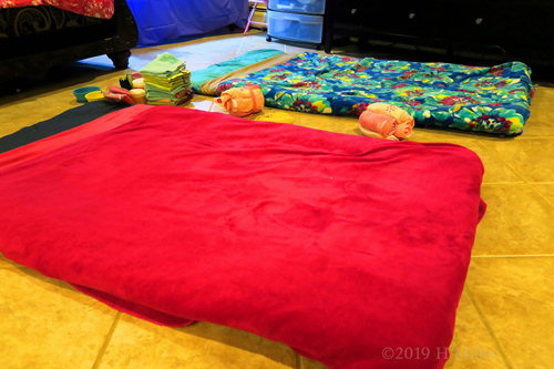 Vibrant Pink Kids Facial Mats For Girls At The Spa Party Vibrant Pink Kids Facial Mats For Girls At The Spa Party