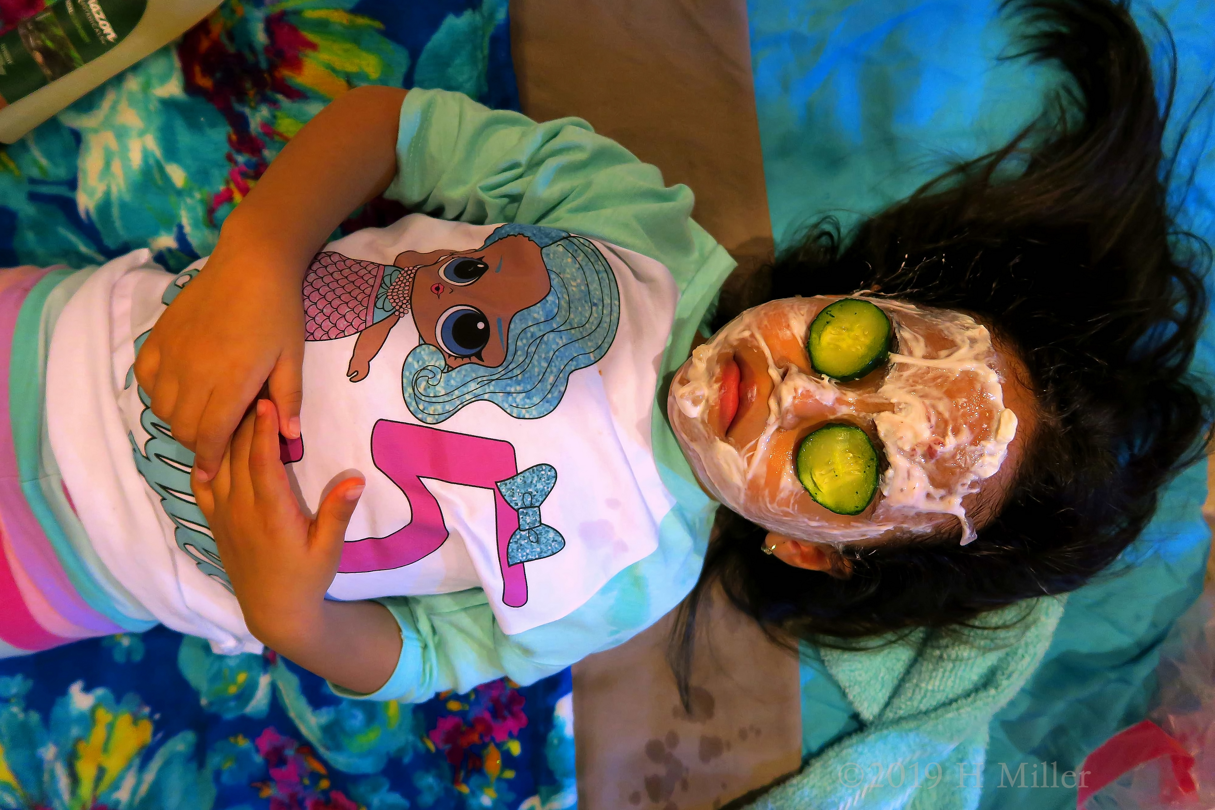 A Party Guest With The Cucumber And Fruit Face Masque During Facials For Girls! 4 A Party Guest With The Cucumber And Fruit Face Masque During Facials For Girls! 4