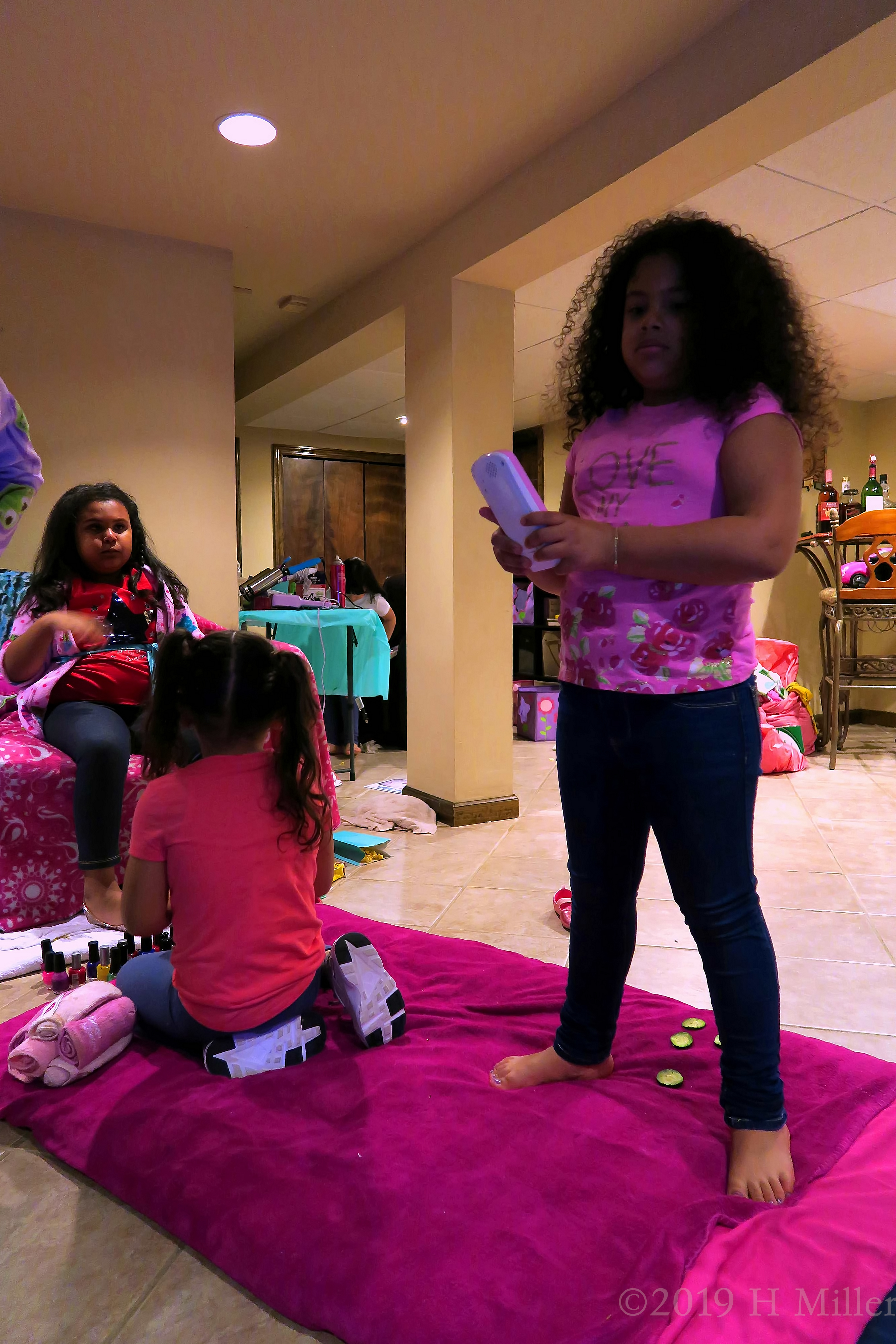 Party Guests Playing With Toys And Nail Paints At Spa Birthday Party 4 Party Guests Playing With Toys And Nail Paints At Spa Birthday Party 4
