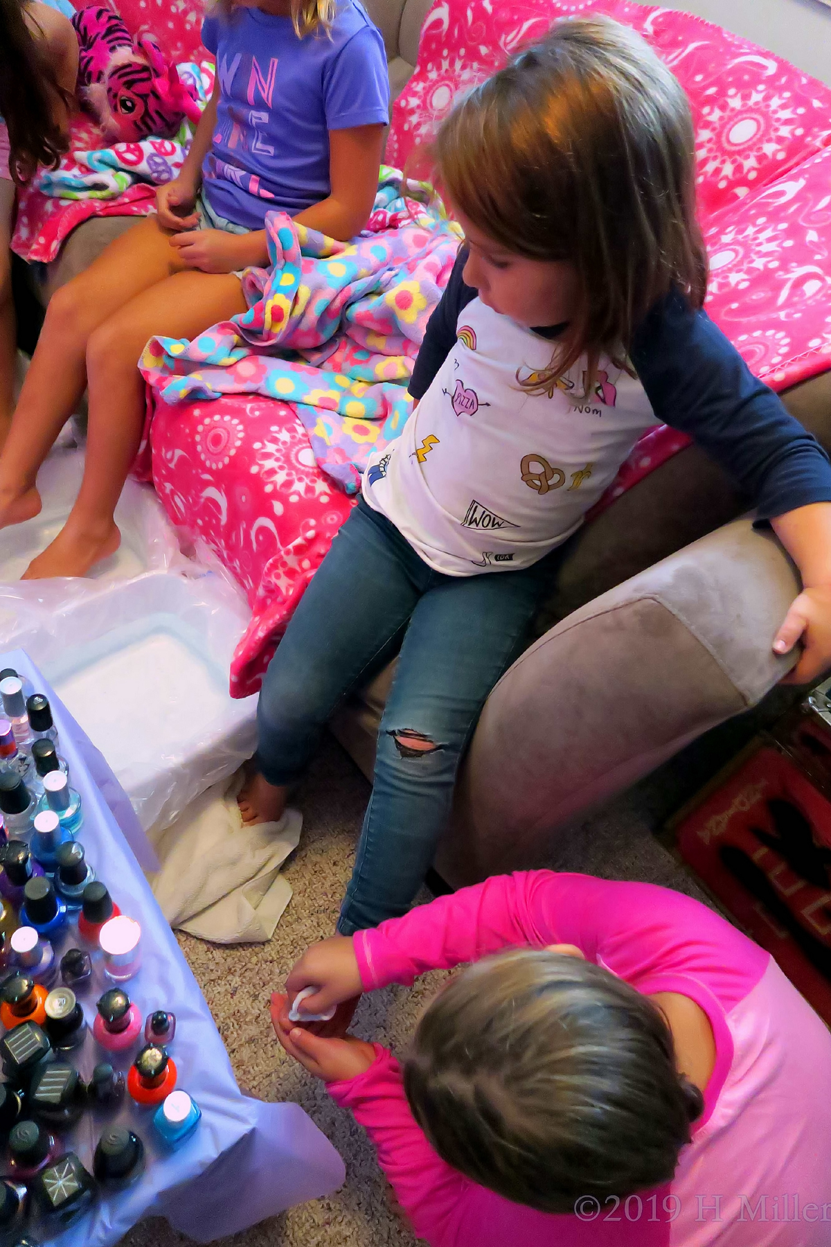 This Party Guest Getting Her Pampering Girls Pedicure! 