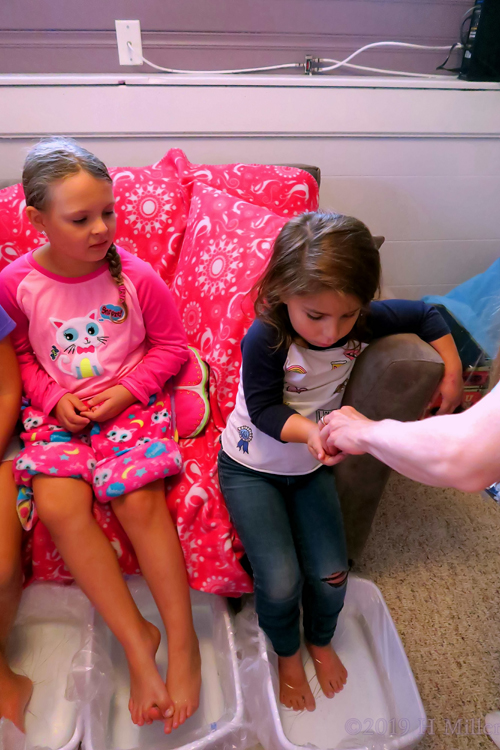 Fun Spa Party Kids Pedicures! Fun Spa Party Kids Pedicures!