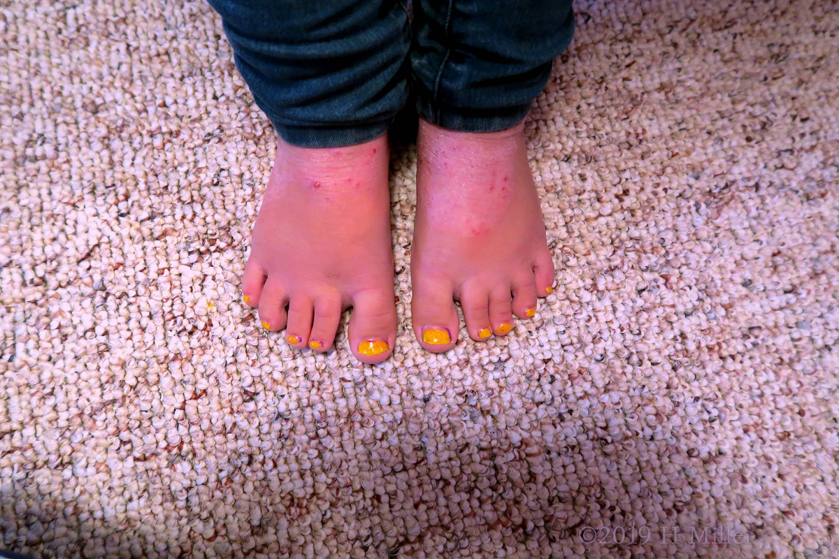 I Got Sunshine For My Pretty Kids Pedicure!! LOL! 