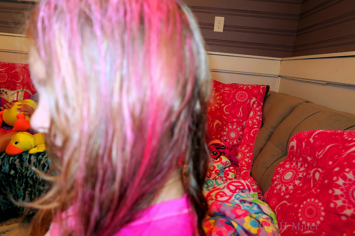 Pink Highlights Kids Hairstyle With Hair Chalk!