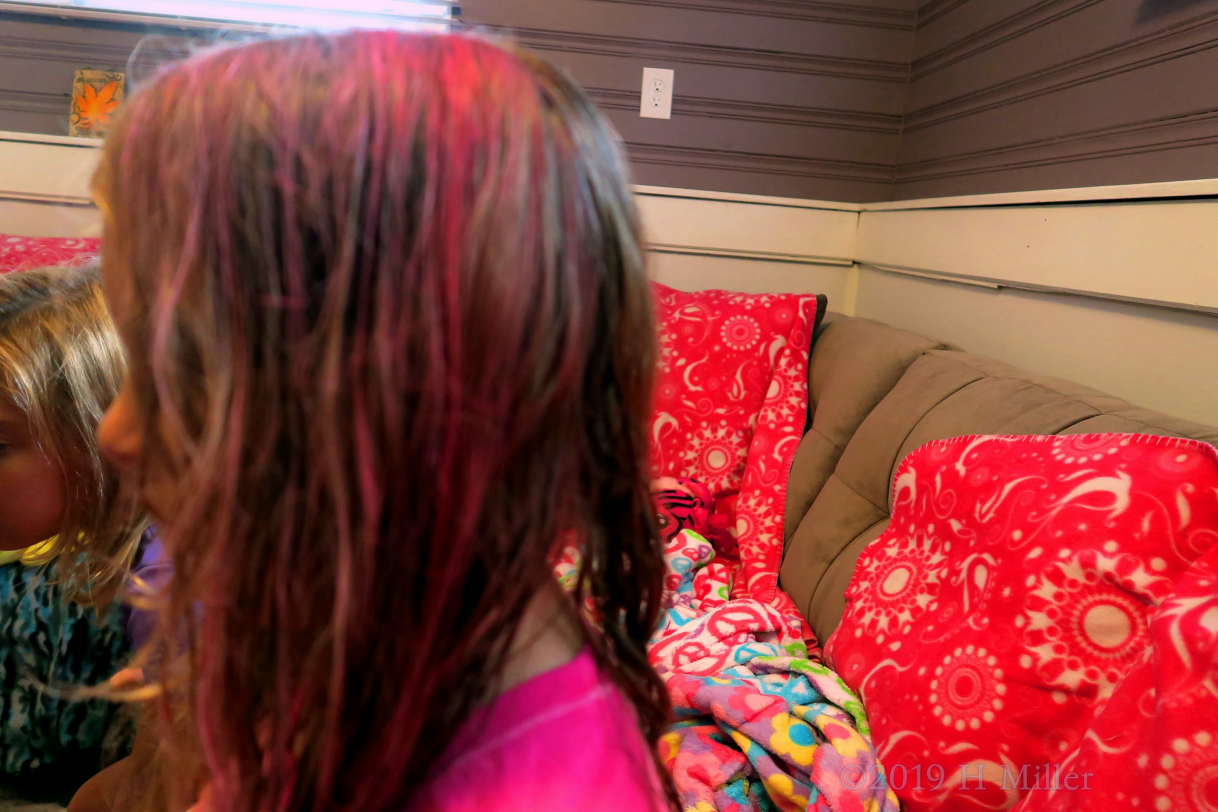 Hairstyling With Hair Chalk At The Spa Party Hairstyling With Hair Chalk At The Spa Party