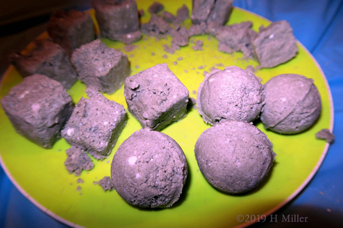 The Best Kind Of Fizzy Bath Bombs Kids Crafts Are Home Made