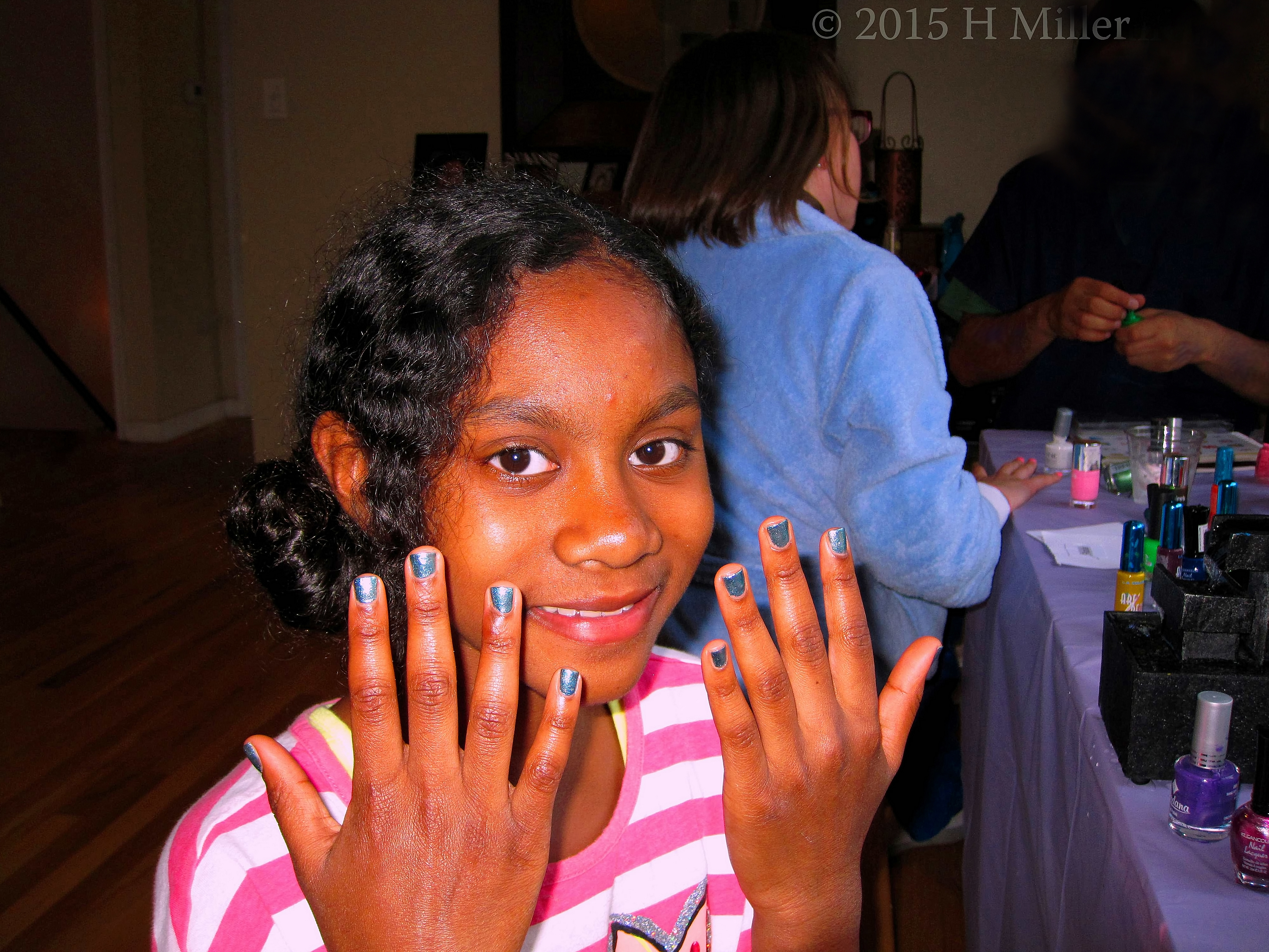 Showing Off Her Elegant Kids Nai Showing Off Her Elegant Kids Nai