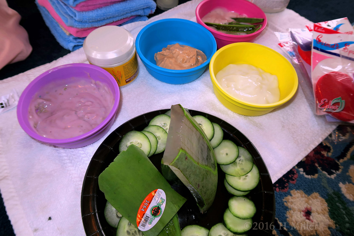 Kids Facial Masques And Cuke Slices,With Aloe Vera And Cuke Centerpiece. 
