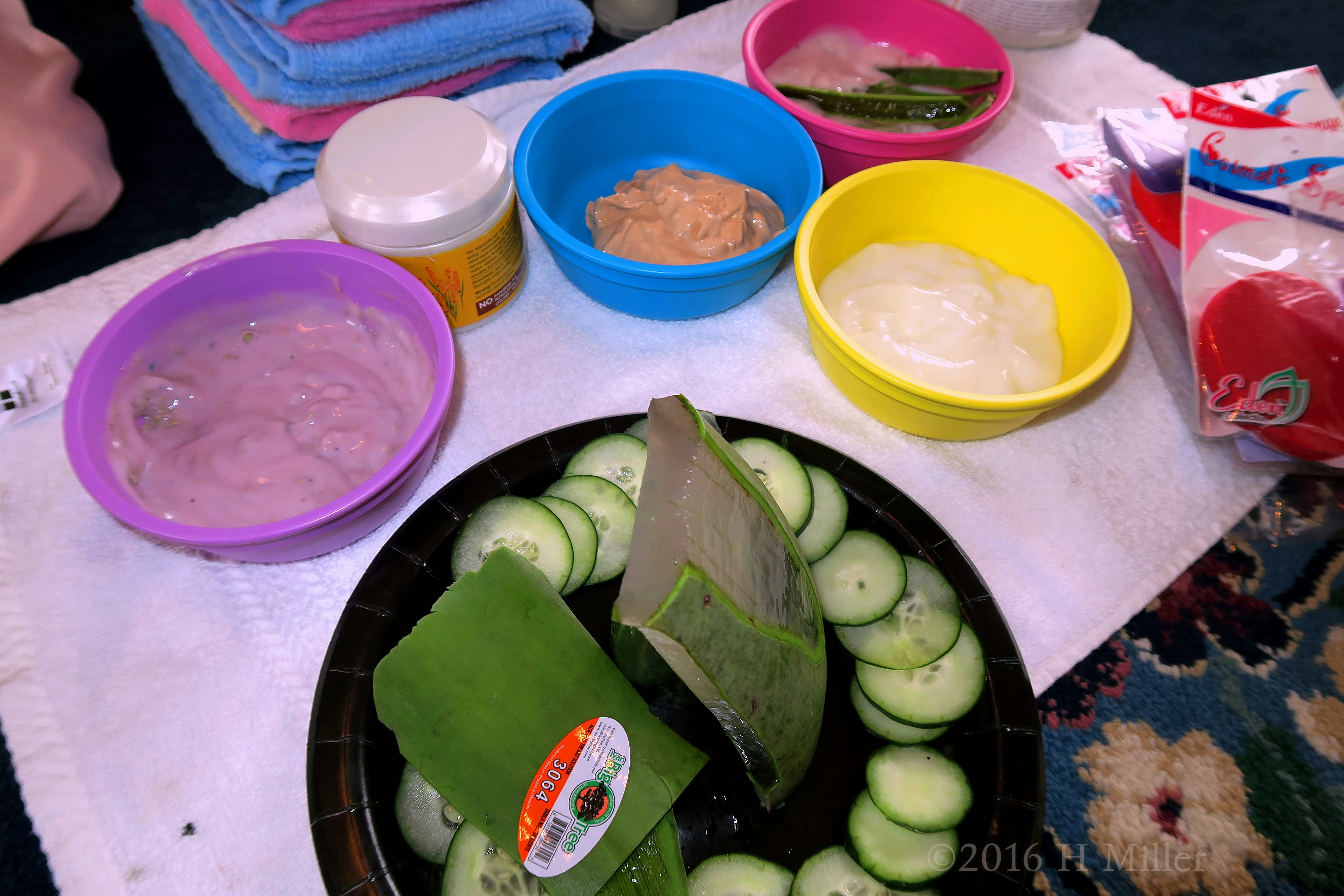Kids Facial Masques And Cuke Slices,With Aloe Vera And Cuke Centerpiece. Kids Facial Masques And Cuke Slices,With Aloe Vera And Cuke Centerpiece.