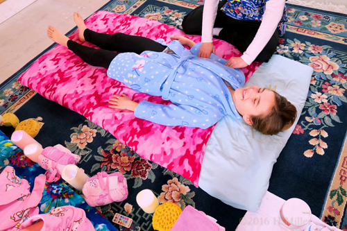 Happy During Her Kids Massage Happy During Her Kids Massage