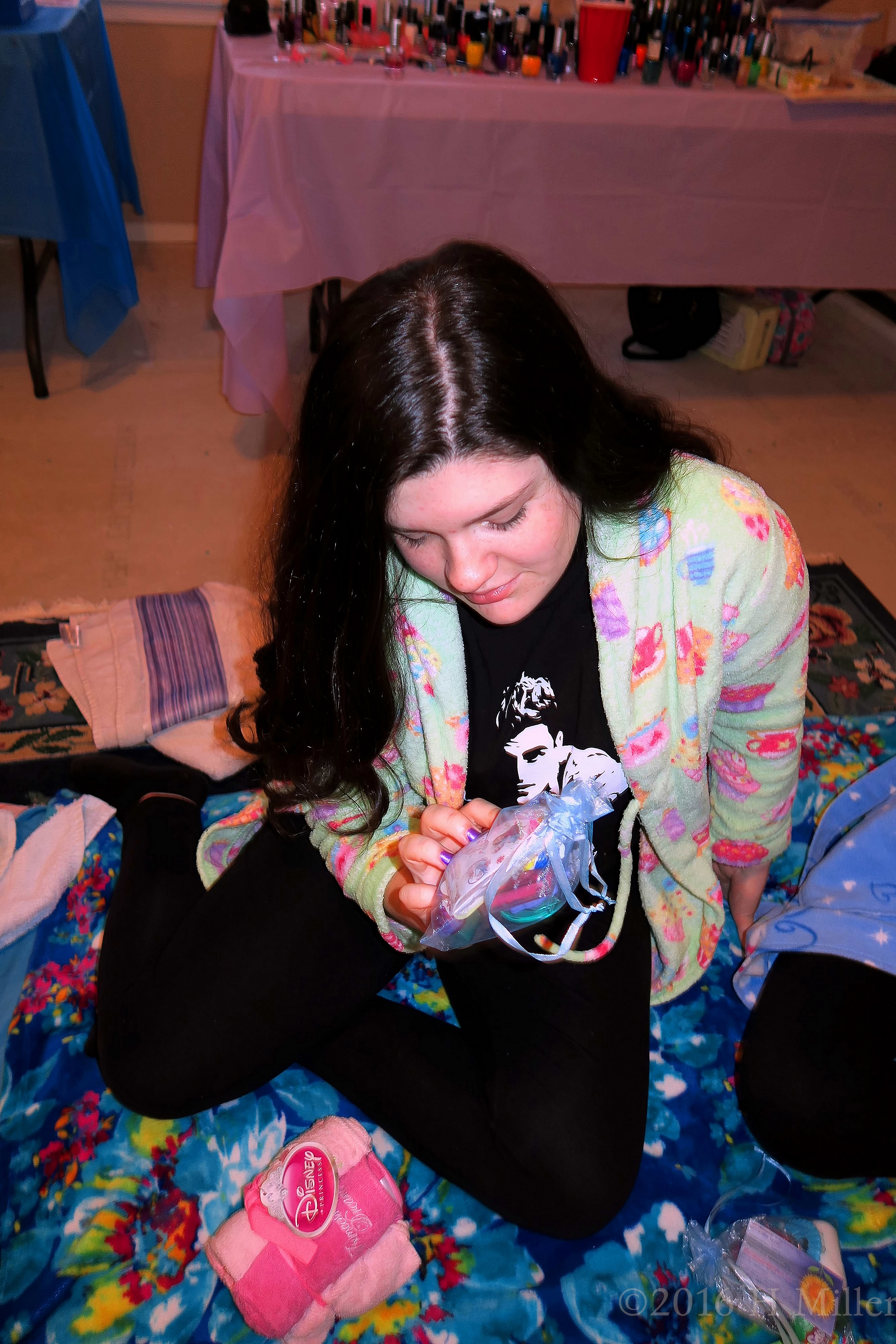 Checking Out The Spa Gift Bags Checking Out The Spa Gift Bags