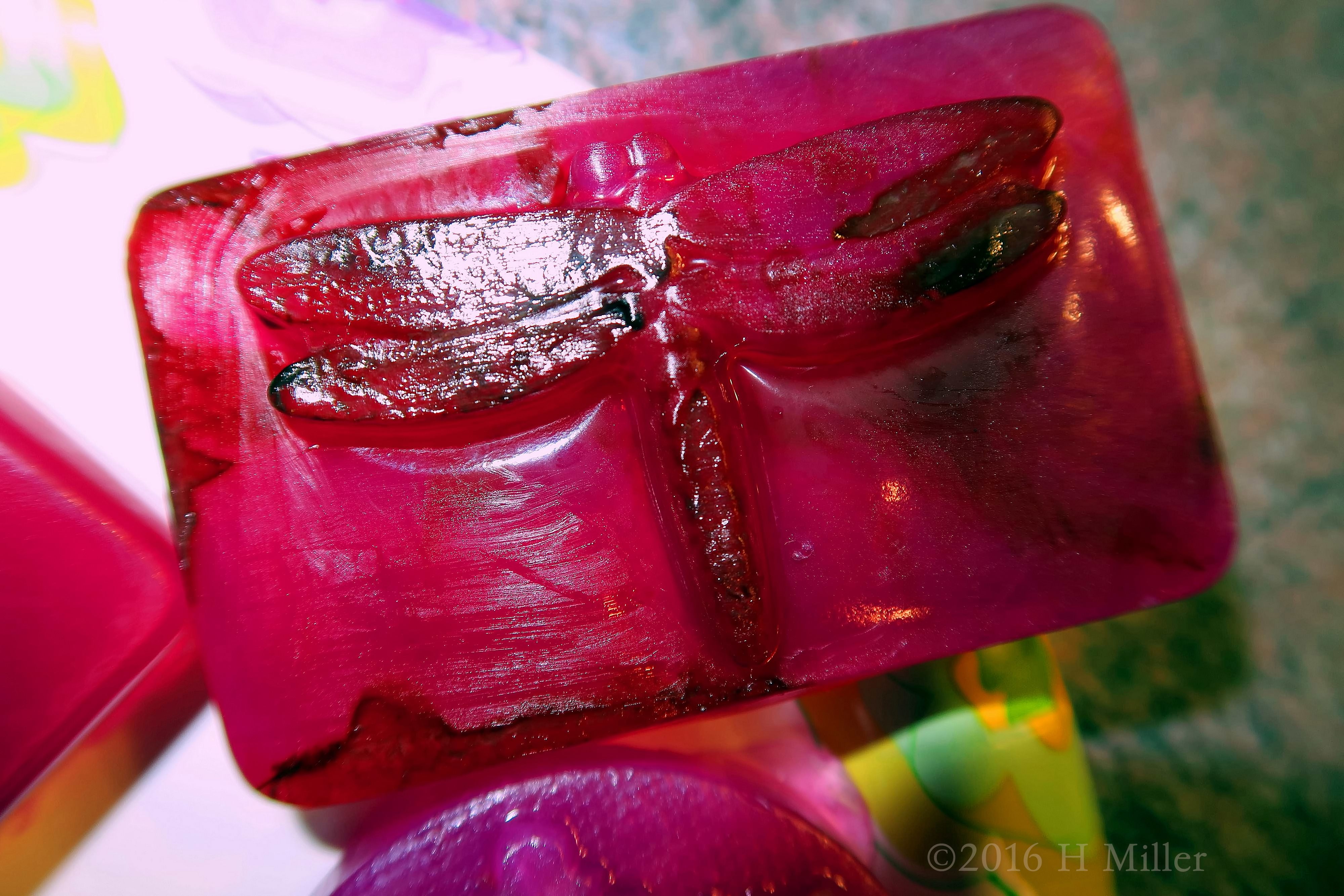 Dragonflies Have Never Been So Adorable! What A Nice Kids Soap Craft! Dragonflies Have Never Been So Adorable! What A Nice Kids Soap Craft!