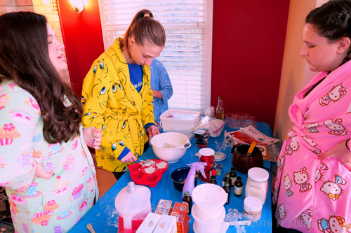 Fizzy Bath Bombs Are The Most Complicated Kids Craft, But They Are Great Fun To Make! Fizzy Bath Bombs Are The Most Complicated Kids Craft, But They Are Great Fun To Make!