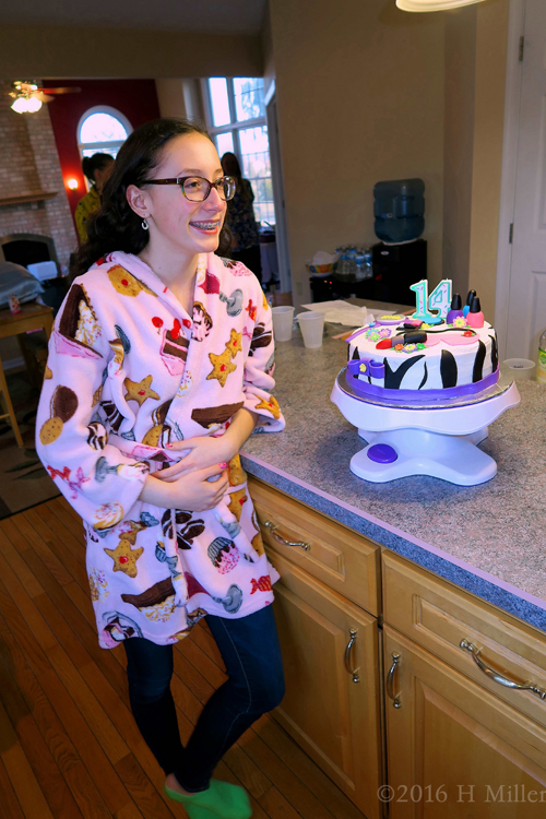 Kimmy And Her Spa Themed Birthday Cake!