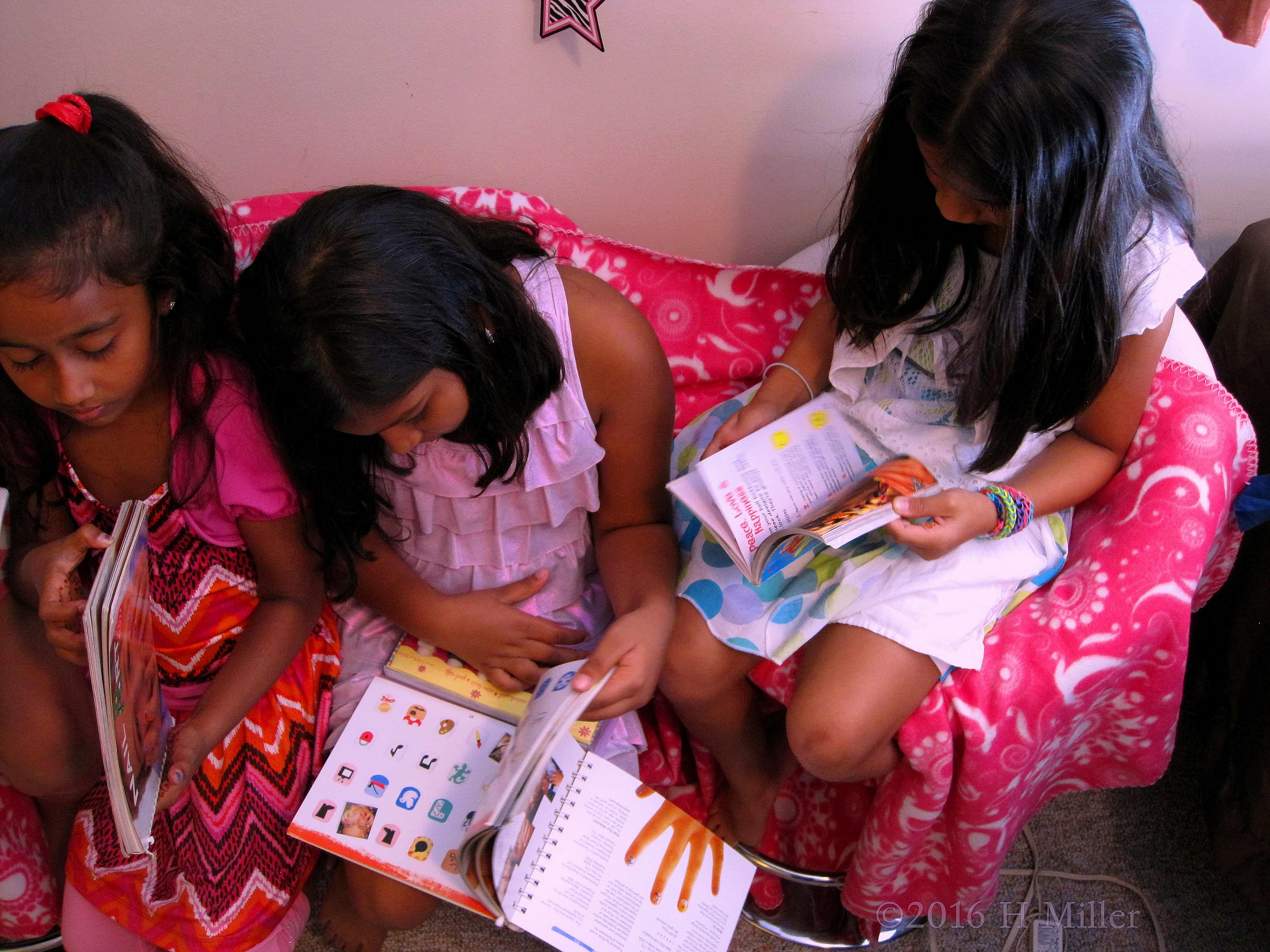 So Many Manicure Designs To Choose From! So Many Manicure Designs To Choose From!