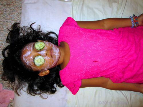 She Looks Relaxed In A Homemade Vanilla Facial She Looks Relaxed In A Homemade Vanilla Facial