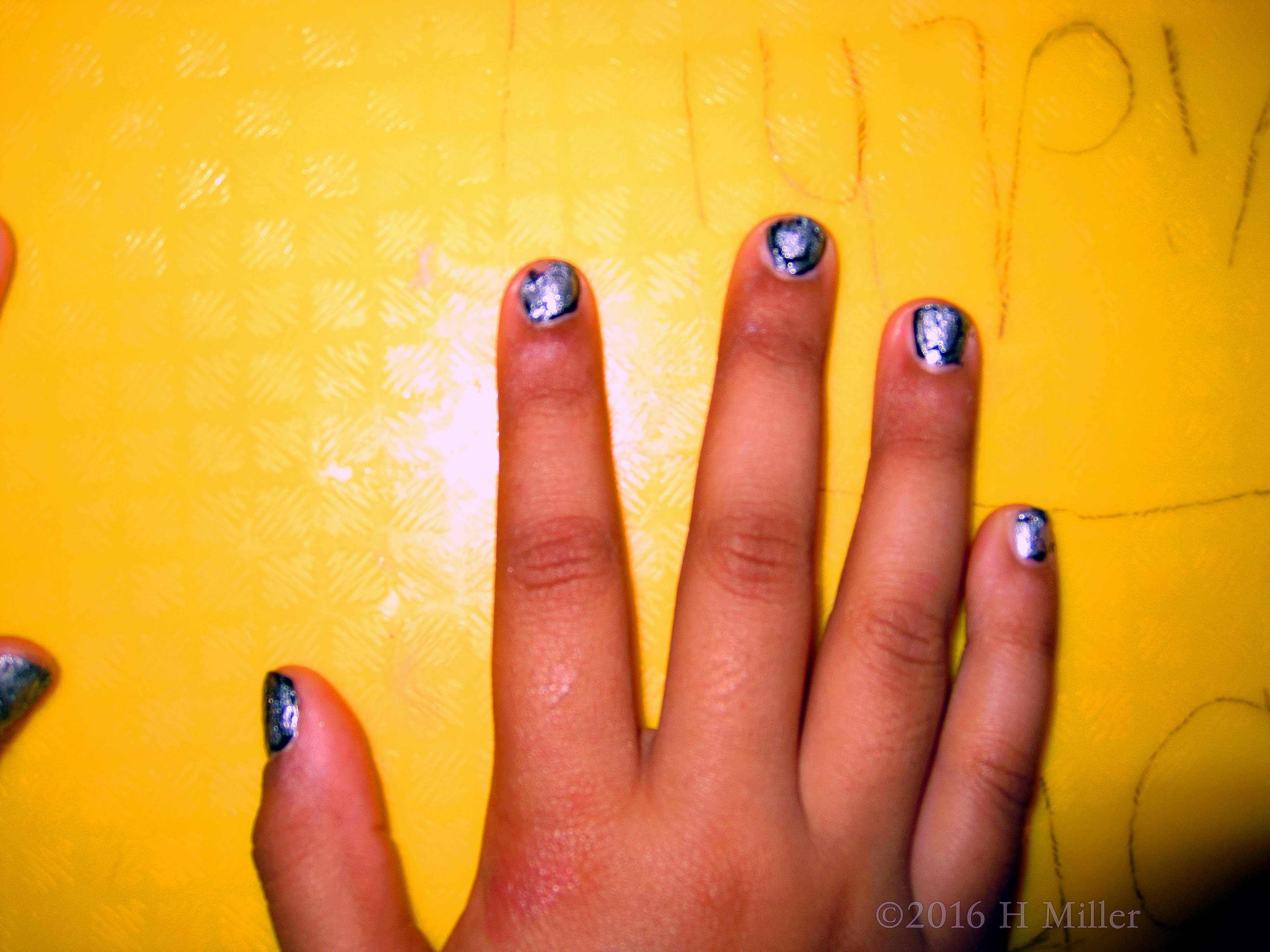 Silvery Mini Mani Silvery Mini Mani