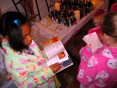 Checking Out Nail Art Checking Out Nail Art