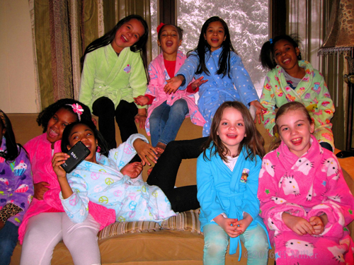 Having Fun Together Before The Kids Spa Party Having Fun Together Before The Kids Spa Party