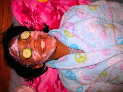 She Loves Her Kids Facial! She Loves Her Kids Facial!