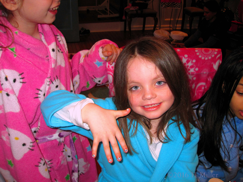 She Loves Her Mini Manicure! She Loves Her Mini Manicure!