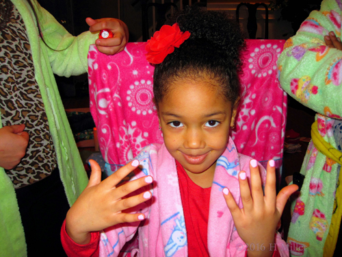 She Loves Her Mini Manicure She Loves Her Mini Manicure