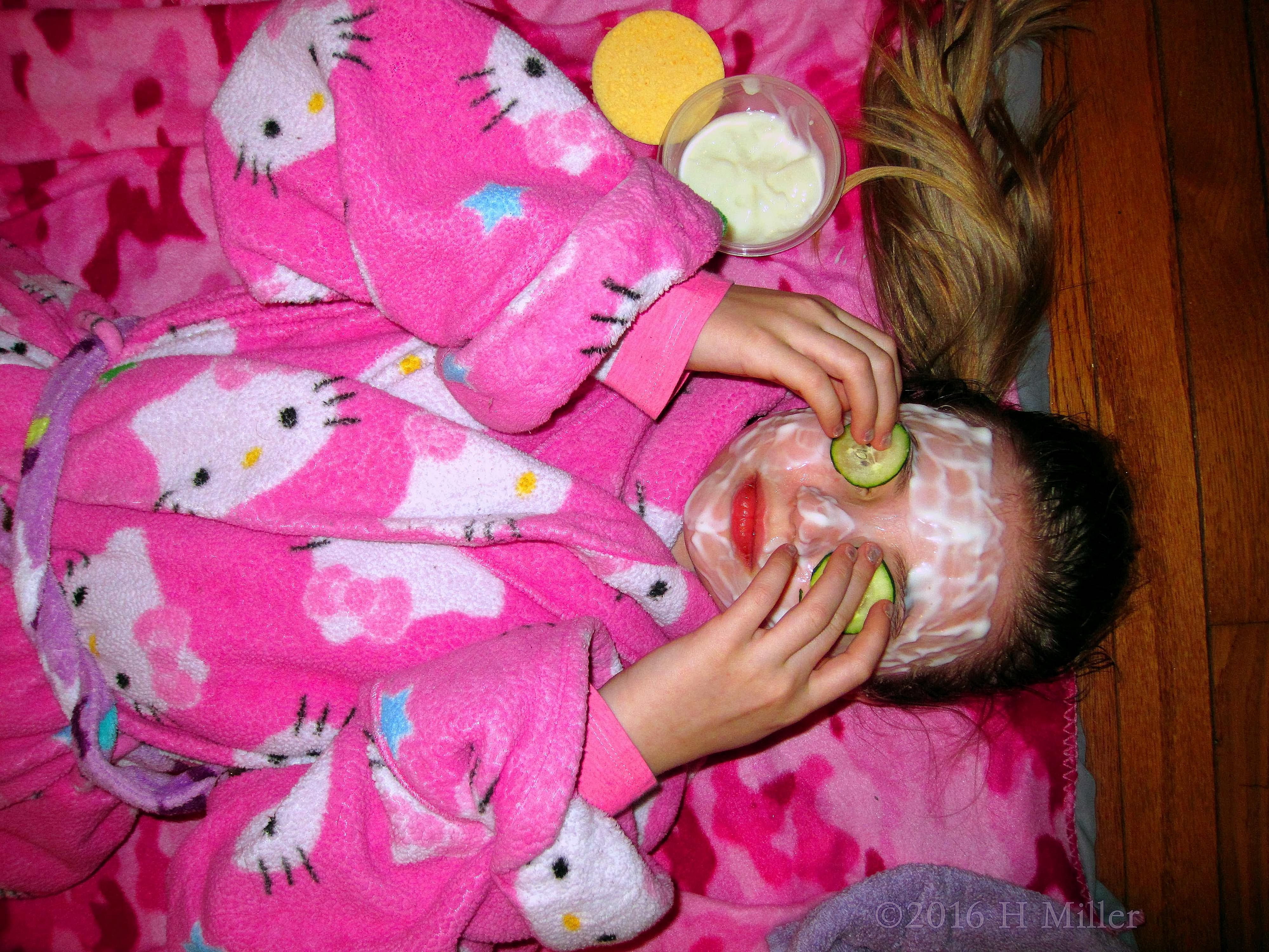 Chilling Out During Kids Facials Chilling Out During Kids Facials