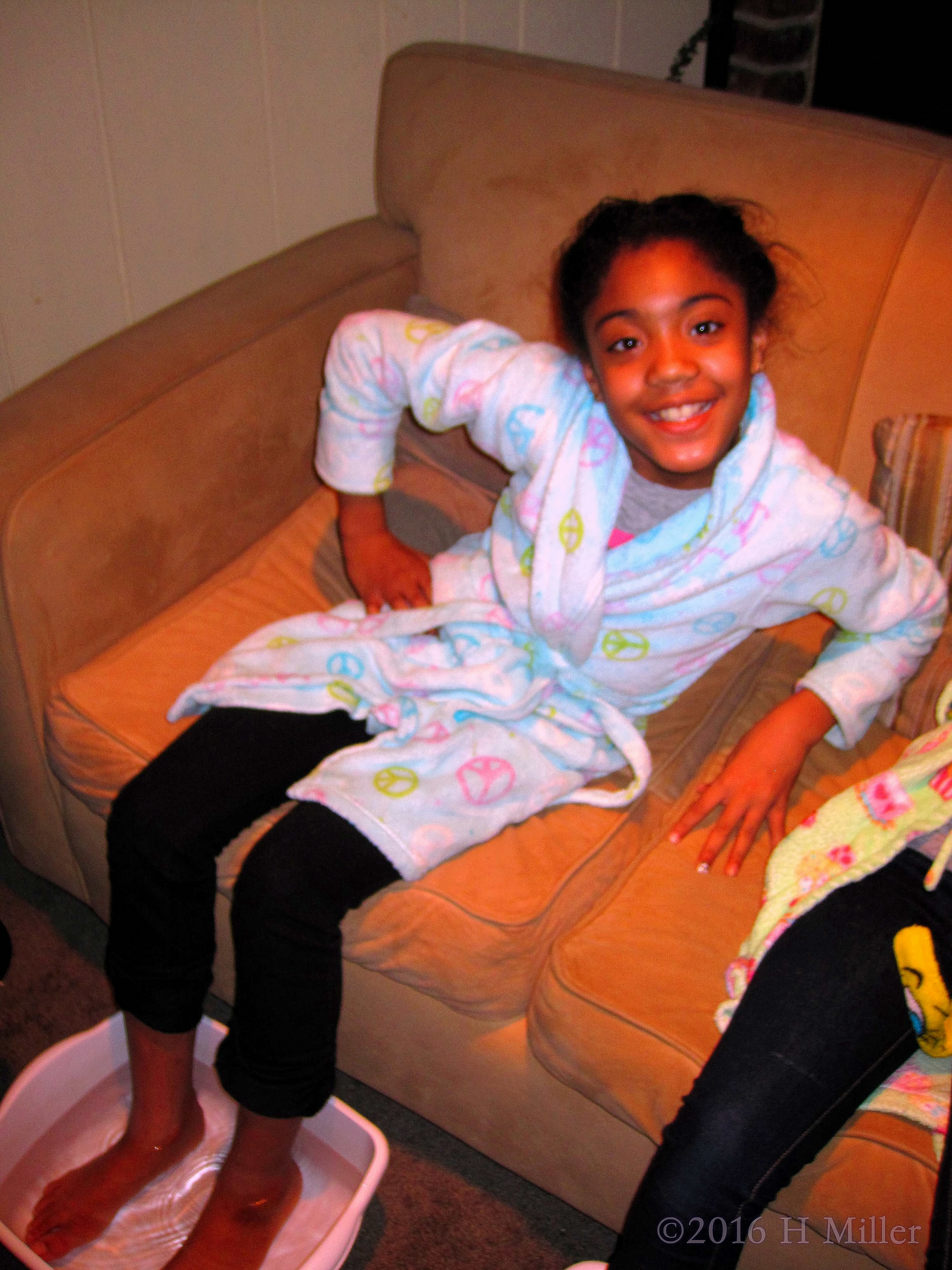 Having Fun During Home Pedicures! Having Fun During Home Pedicures!