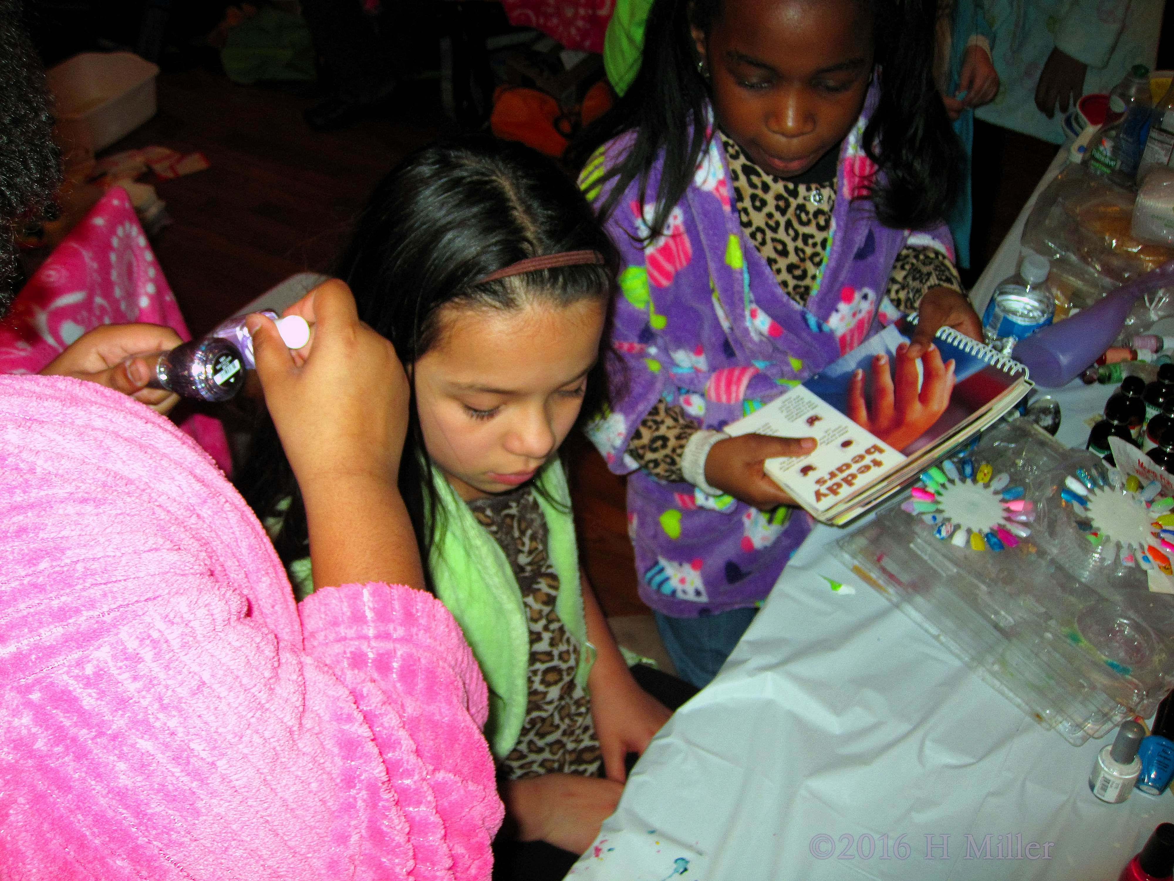Pairing Up Nail Polish And Looking At Manicure Art Pairing Up Nail Polish And Looking At Manicure Art