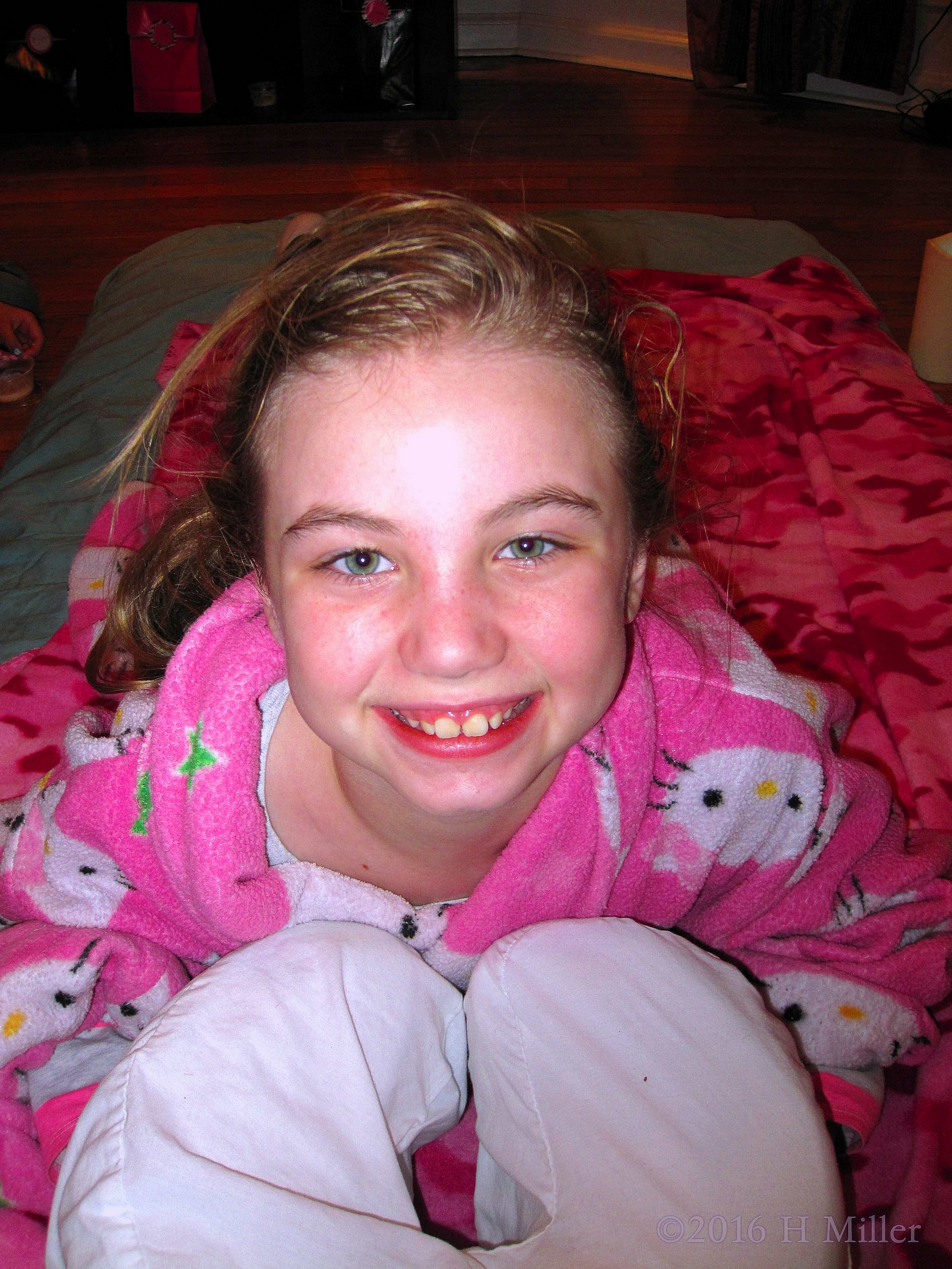 She's Happy During Her Kids Massage! She's Happy During Her Kids Massage!