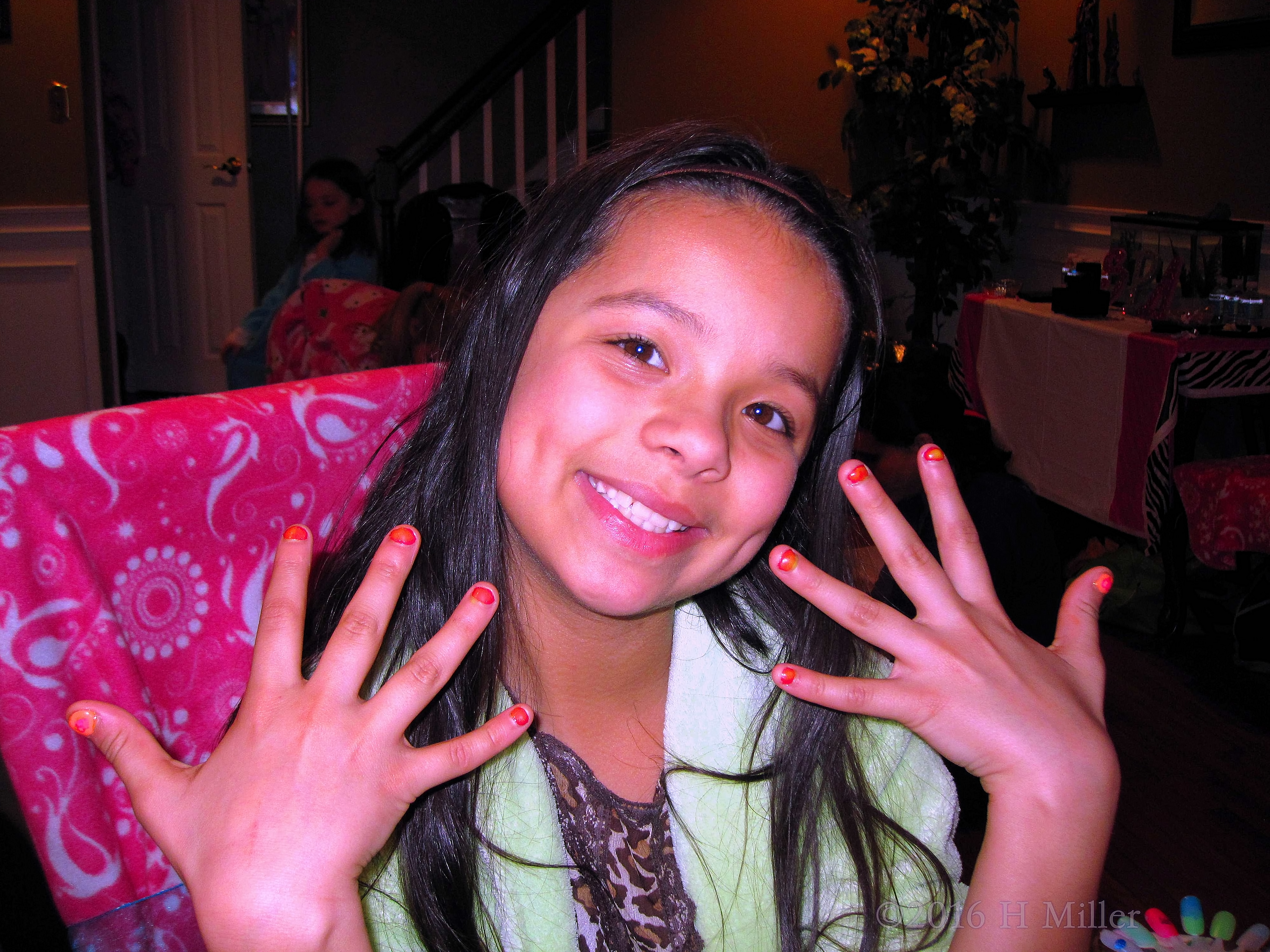 She Loves Her Kids Mini Manicure! She Loves Her Kids Mini Manicure!