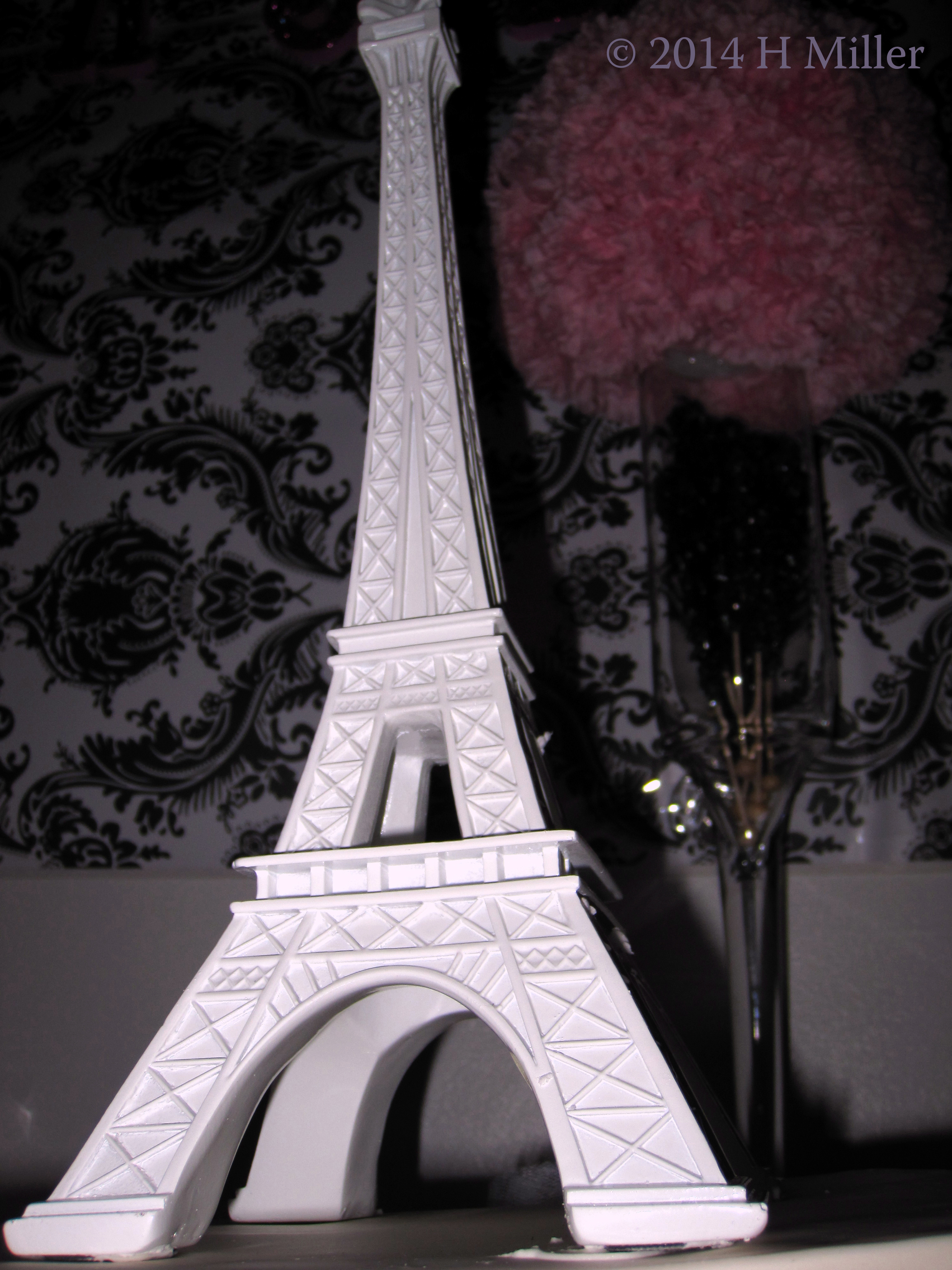 Eiffel Tower On Kyarah's Spa Birthday Cake! Eiffel Tower On Kyarah's Spa Birthday Cake!