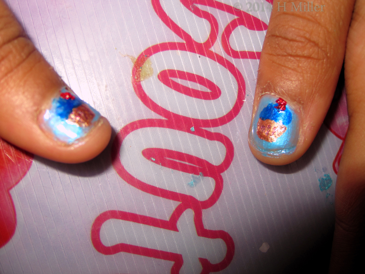 Blueberry Frosted Cupcakes Nail Art For Kids! Nice! 
