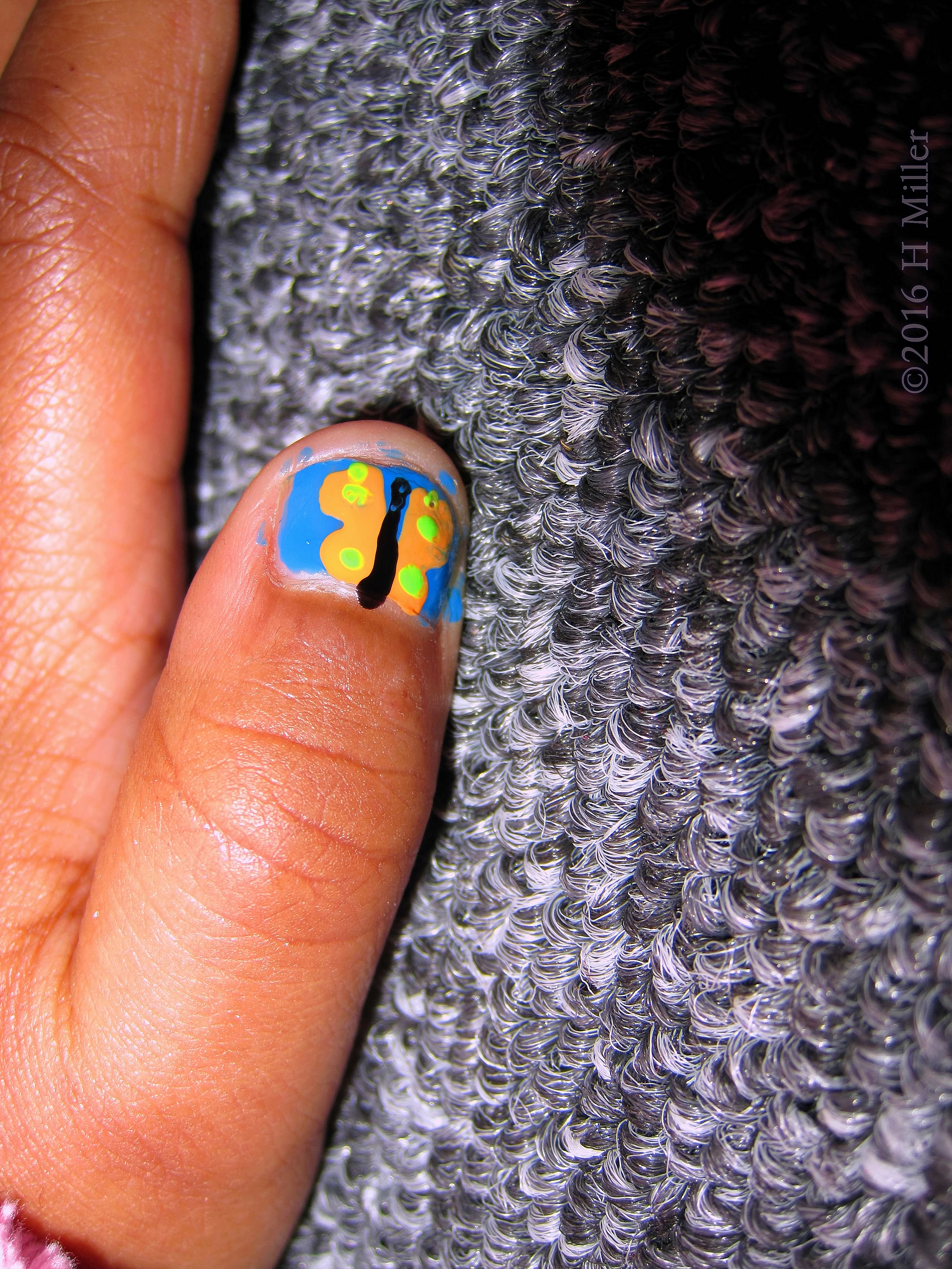 Pretty Orange Butterfly Nail Art Pretty Orange Butterfly Nail Art